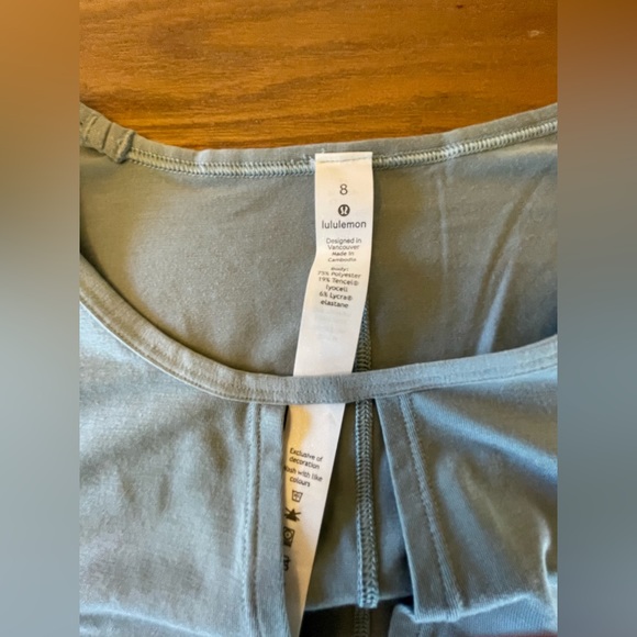 Lululemon Wrap Style Crop Top 8 - Picture 2 of 4